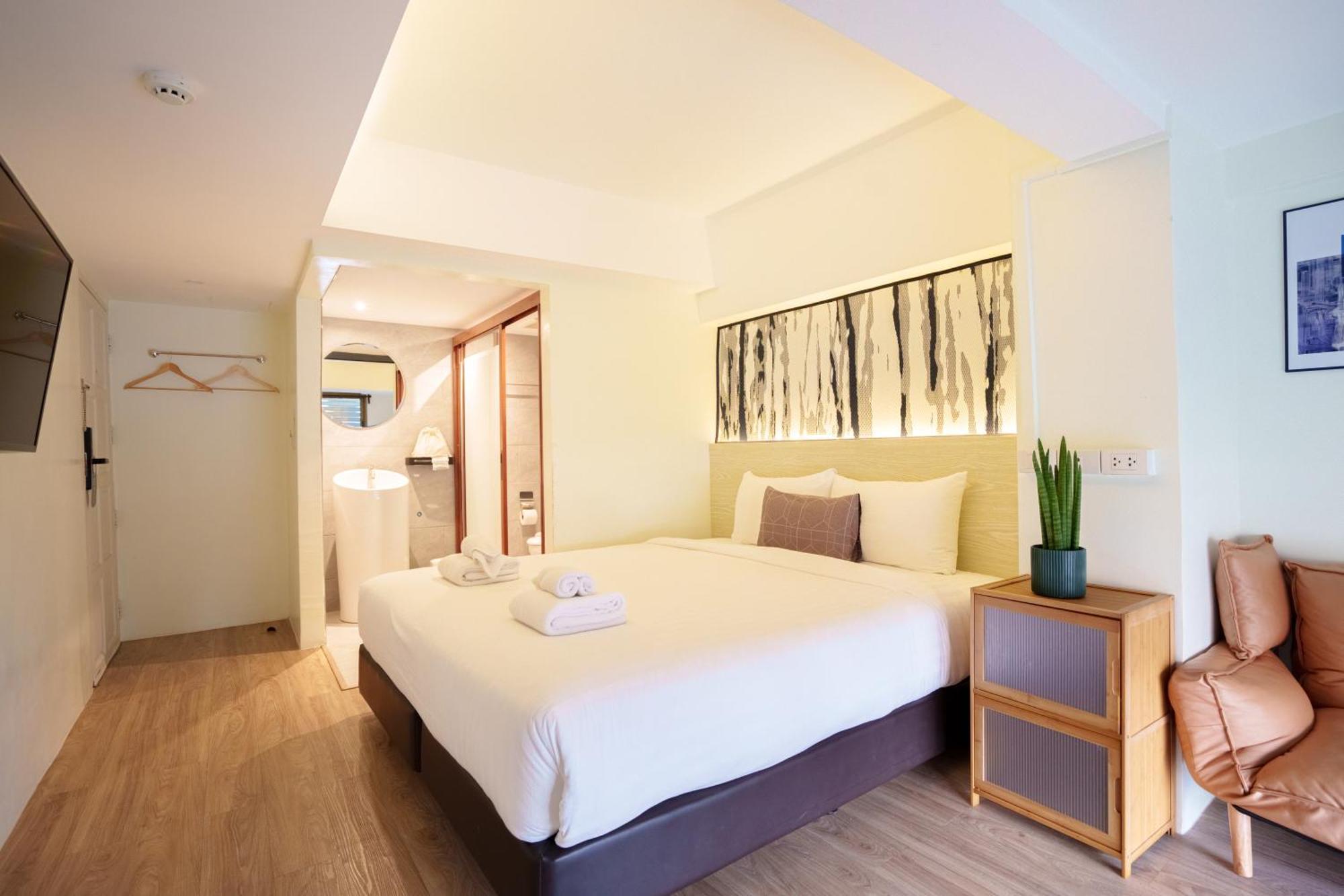 Gecko Eye Hotel Банкок Екстериор снимка