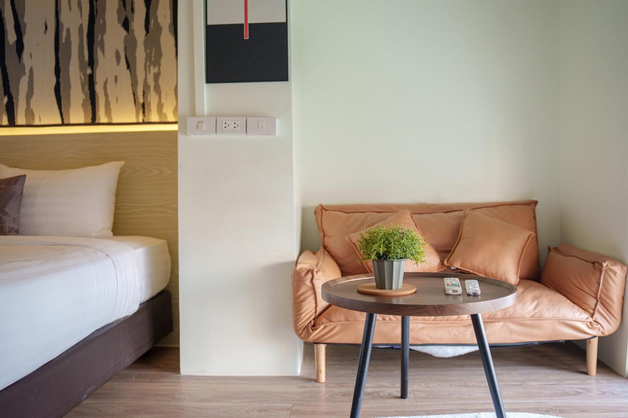 Gecko Eye Hotel Банкок Екстериор снимка